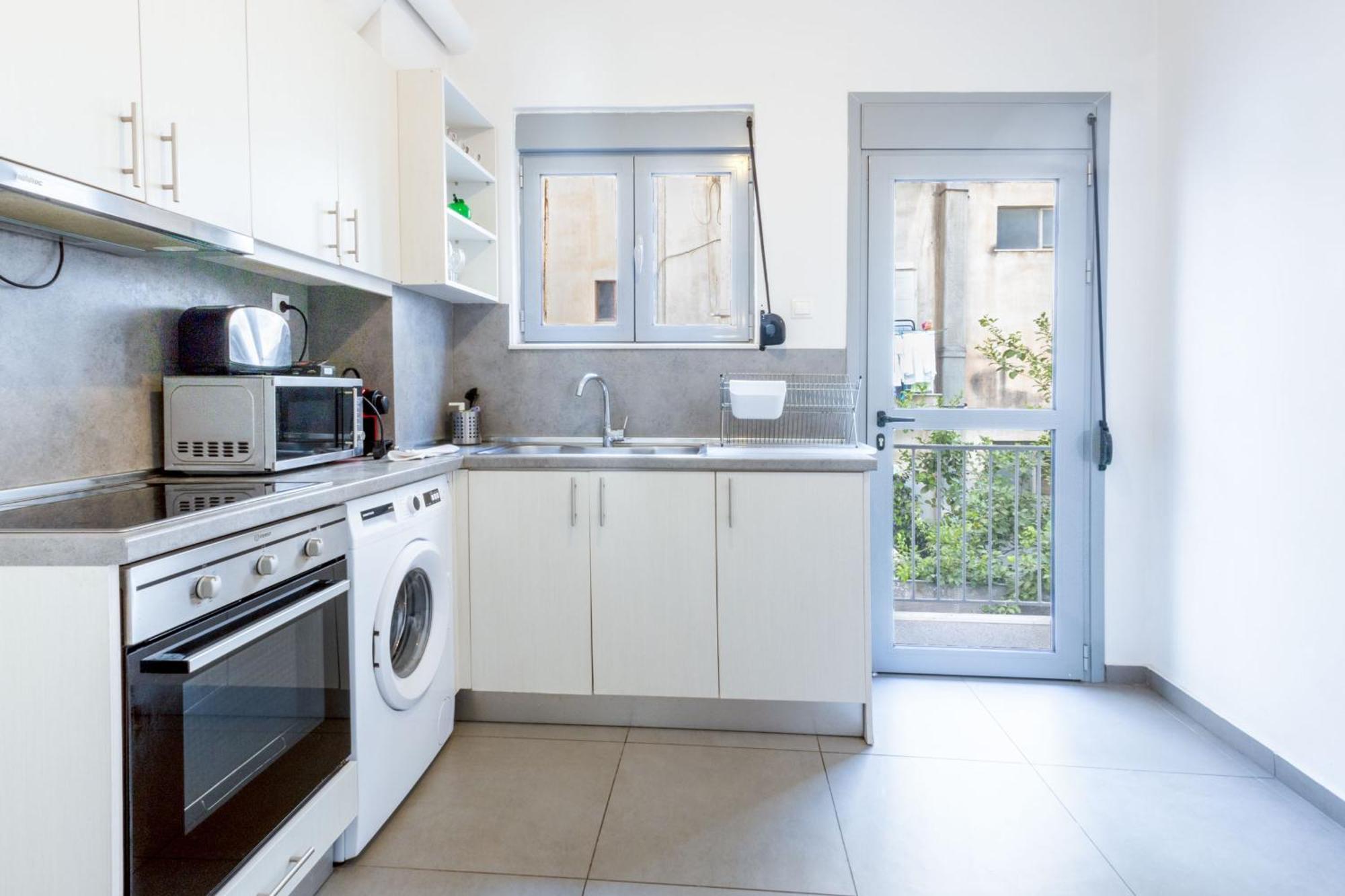 Renovated 5 Bdr House Near Acropolis - New Beds, Terrace & Green Yard Athens Luaran gambar