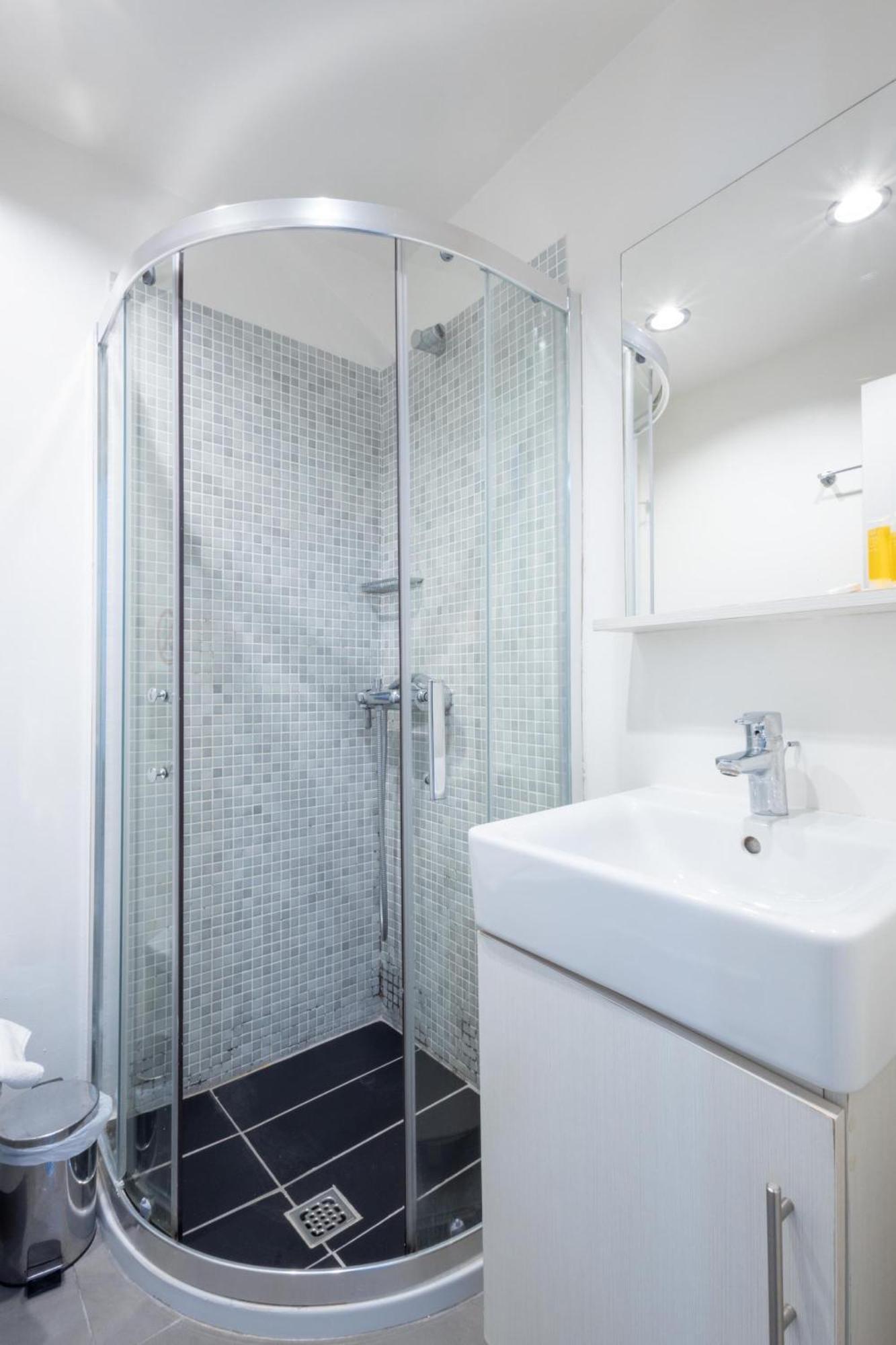 Renovated 5 Bdr House Near Acropolis - New Beds, Terrace & Green Yard Athens Luaran gambar