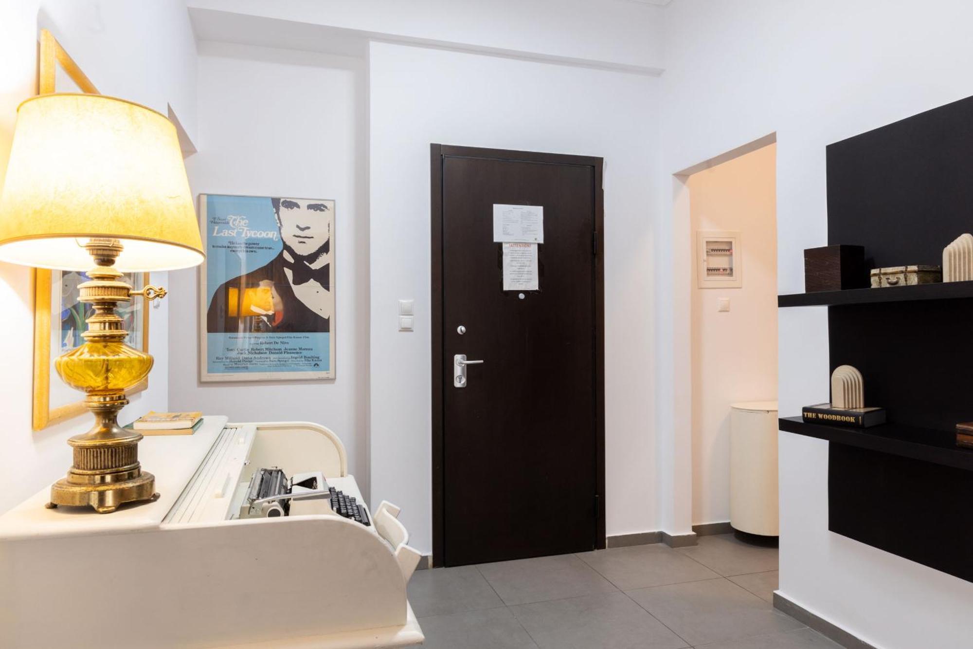 Renovated 5 Bdr House Near Acropolis - New Beds, Terrace & Green Yard Athens Luaran gambar